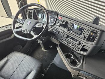 S660 V8 6x2 BOOGIE / RETARDER / FULL AIR SUSPENSION
